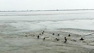 Boat Carrying 21 Workers Overturns In India, 2 Missing
