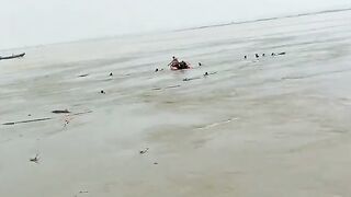 Boat Carrying 21 Workers Overturns In India, 2 Missing