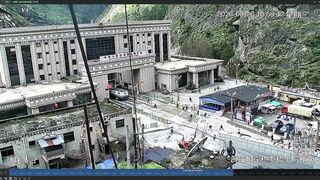 Deadly flash flood on the China-Nepal border{New Angle+Victim}