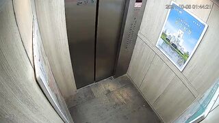 Classic: Guy Burns to death in Elevator