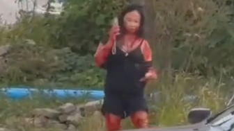 Chick Gets Stabbed By Boyfriend Inside The Car In China