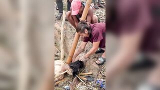 They Steal Jewelry From Body Of A Woman Killed During Flood In Nepal
