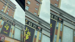 It's a pity that the young man jumped from the upstairs in the wrong posture