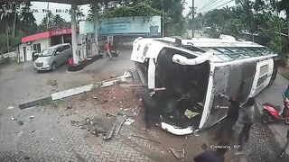 35 Injured After Wedding Bus Overturns in  India