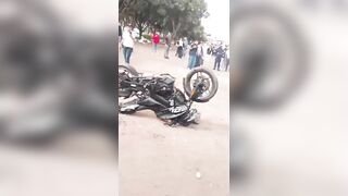 Thief Hit Pedestrian Before Getting Caught And Beaten By Locals In Colombia