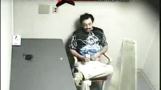 Classic: Suicide in interrogation room