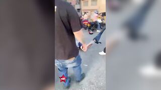 Two Thieves Get Good Beating In Medellín