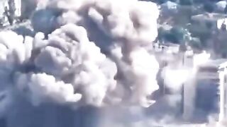 RUSSIAN ARMY DECIMATING KHERSON TO PIECES