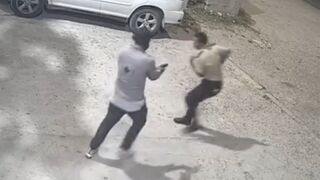 Classic: Security Guard gets Shot for His Gun
