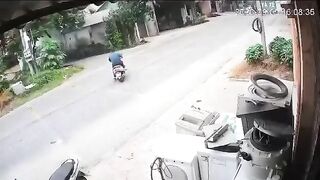TERRIBLE Way To Go: Motorcyclist Gets Crushed By Truck