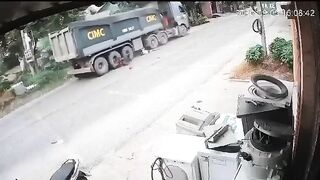 TERRIBLE Way To Go: Motorcyclist Gets Crushed By Truck