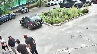 Crazy  Brawl Between Neighbours