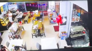 CLASSIC:Depressed Man With Mental Health Issues, Cuts His jugular in front of store Employees