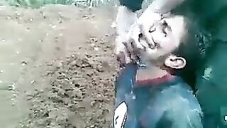 (CLASSIC}Guy Gets Throat Sliced And Pushed Into His Grave