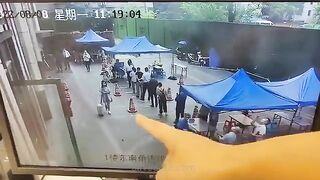 Chinese Girl Jumps To Her Death (CLASSIC VIDEO)