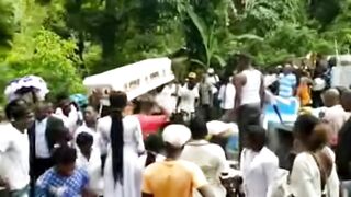 Classic: Body falls off coffin During traditional dance