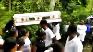 Classic: Body falls off coffin During traditional dance