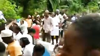 Classic: Body falls off coffin During traditional dance