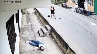 Man In Critical Condition After Violent Street Fight In Colombia