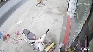 CLASSIC Man Walks Calmly And Someone Chops Off His Foot With A Machete.