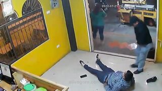 CLASSIC Man Calmly Waits For His Order In Restaurant And Someone Tries To Kill Him Off Guard
