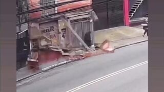 Old Man Dies After Concrete Structure Suddenly Detaches From Building In Sao Paulo