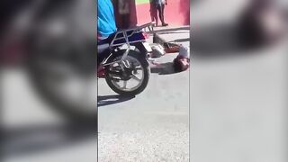 CLASSIC They burn two child kidnappers in Haiti and finish one with a firearm