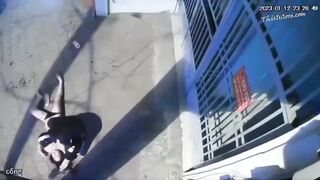 CLASSIC Man Stabbing Girlfriend For Cheating.