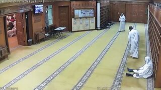 Saudi Suicide Bomber Attacks Shia Mosque In Kuwait