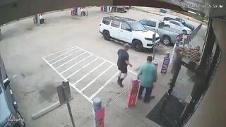 USA: Fight in the parking lot of convenience store escalated into a shooting