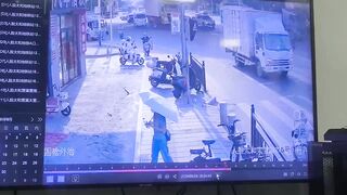 Poor Woman Biker Had No Chance
