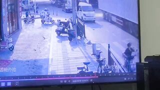 Poor Woman Biker Had No Chance