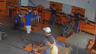 Hitman Takes Life Of Machanic In Front Of A Customer In Brazil