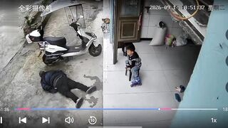Elderly Man Suddenly Collapses, Dies In Front Of His Grandson In China