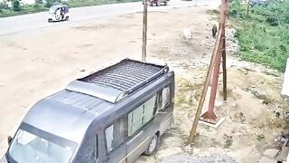 India: Tractor Rear-Ends Auto on 4-Lane, Because Everyone Forgot the Rules