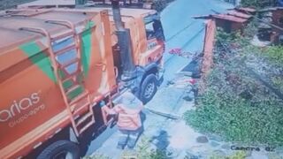 Worker Slips And Gets Crushed By A Garbage Truck In Colombia