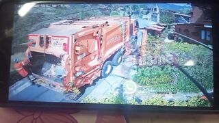 Worker Slips And Gets Crushed By A Garbage Truck In Colombia