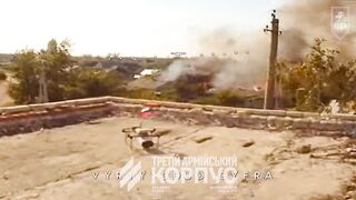 Ukainian drone destroyed pedoruzzian drone waving Vlasov's flag