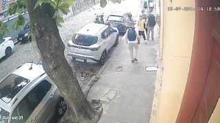 Failed Robbery Of A Tourist From Germany In Brazil
