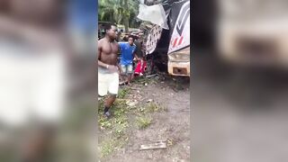 Road accident in Moliwe, Cameroon kills 2
