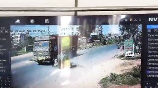Two Women Killed After Truck Destroys A Rickshaw in Telangana State