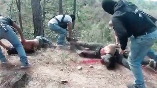 CLASSIC Mexico - 5 men sentenced to death for drug crimes are beheaded in the mountains