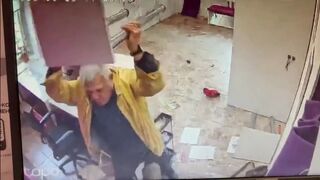 Dirty katsaps become more aggressive: ruzky war veteran beaten by furniture, etc
