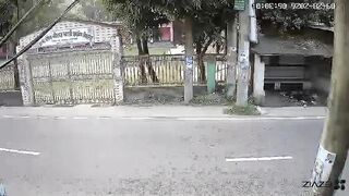 You Cant Walk Here !