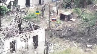 UA stormtroopers kill Russians in close combat.