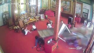 Thailand: Several injured after car crashed into a  Shrine in Bangkok