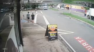 Man shot to death with automatic rifle (Classic Video)
