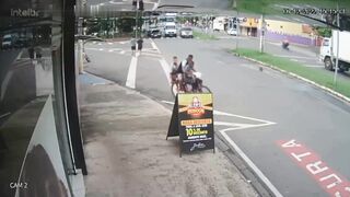 Man shot to death with automatic rifle (Classic Video)