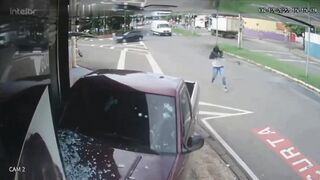 Man shot to death with automatic rifle (Classic Video)