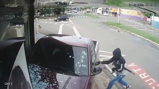 Man shot to death with automatic rifle (Classic Video)